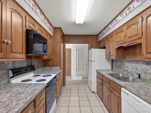 $1,600 | 4804 South Drive, Fort Worth, TX 76132