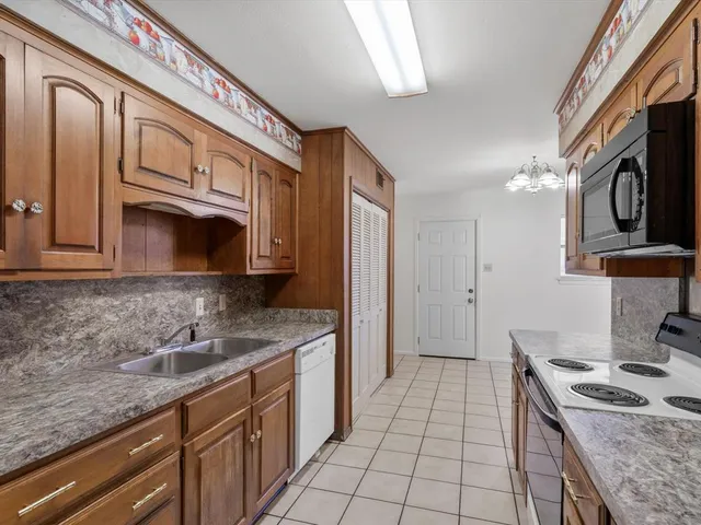 $1,600 | 4804 South Drive, Fort Worth, TX 76132