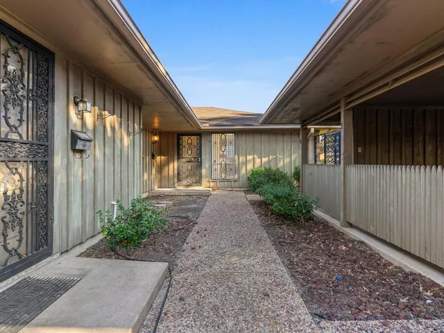 $1,600 | 4804 South Drive, Fort Worth, TX 76132