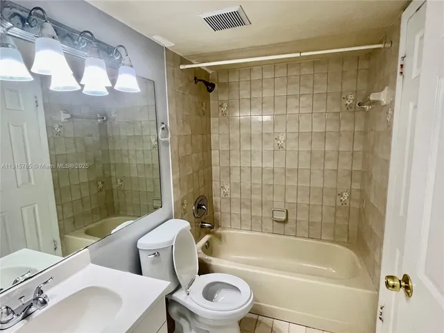 $2,000 | 11800 Southwest 18th Street, Unit 3124, Miami, FL 33175