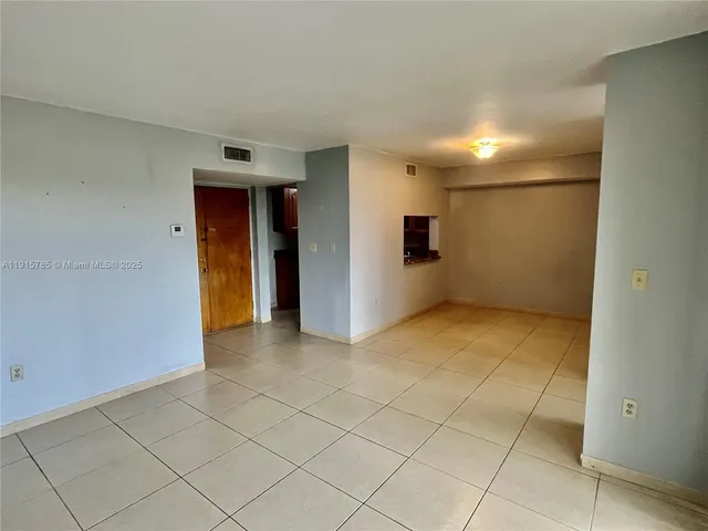 $2,000 | 11800 Southwest 18th Street, Unit 3124, Miami, FL 33175