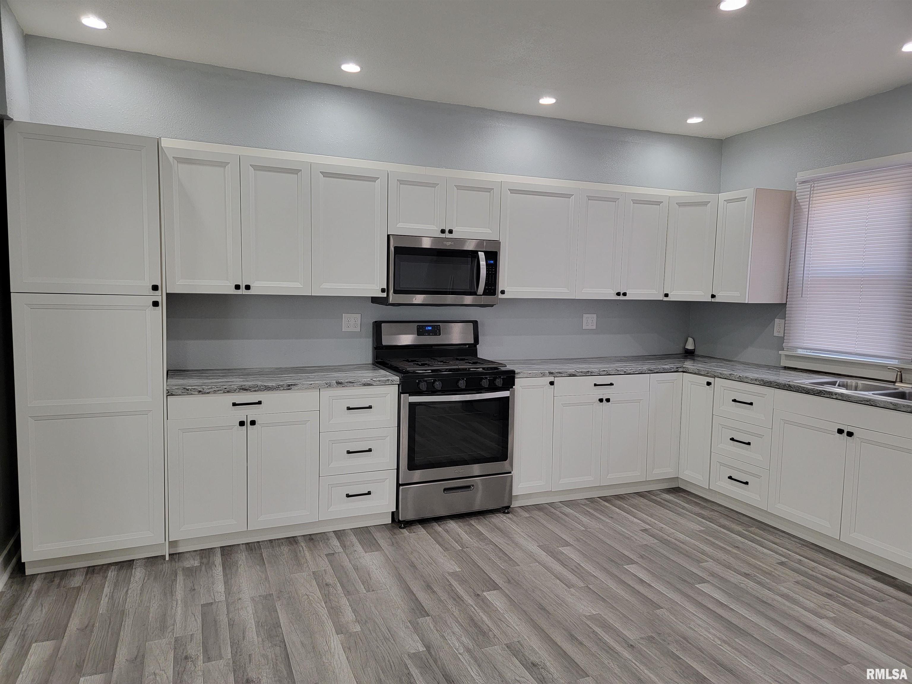 875 East Walnut Street Canton, IL 61520 - Photo 13 of 40 Gallery Image 13