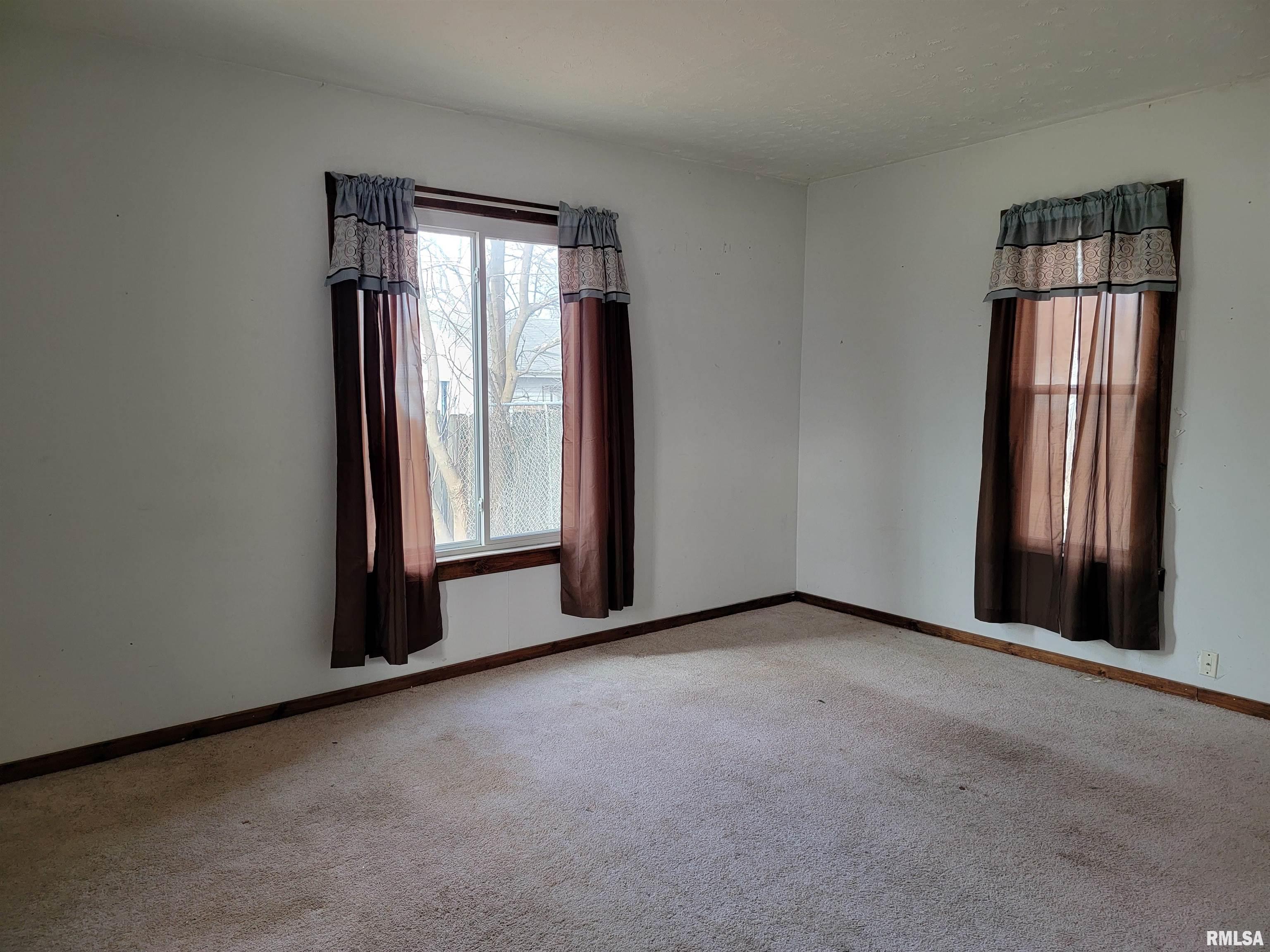 875 East Walnut Street Canton, IL 61520 - Photo 17 of 40 Gallery Image 17