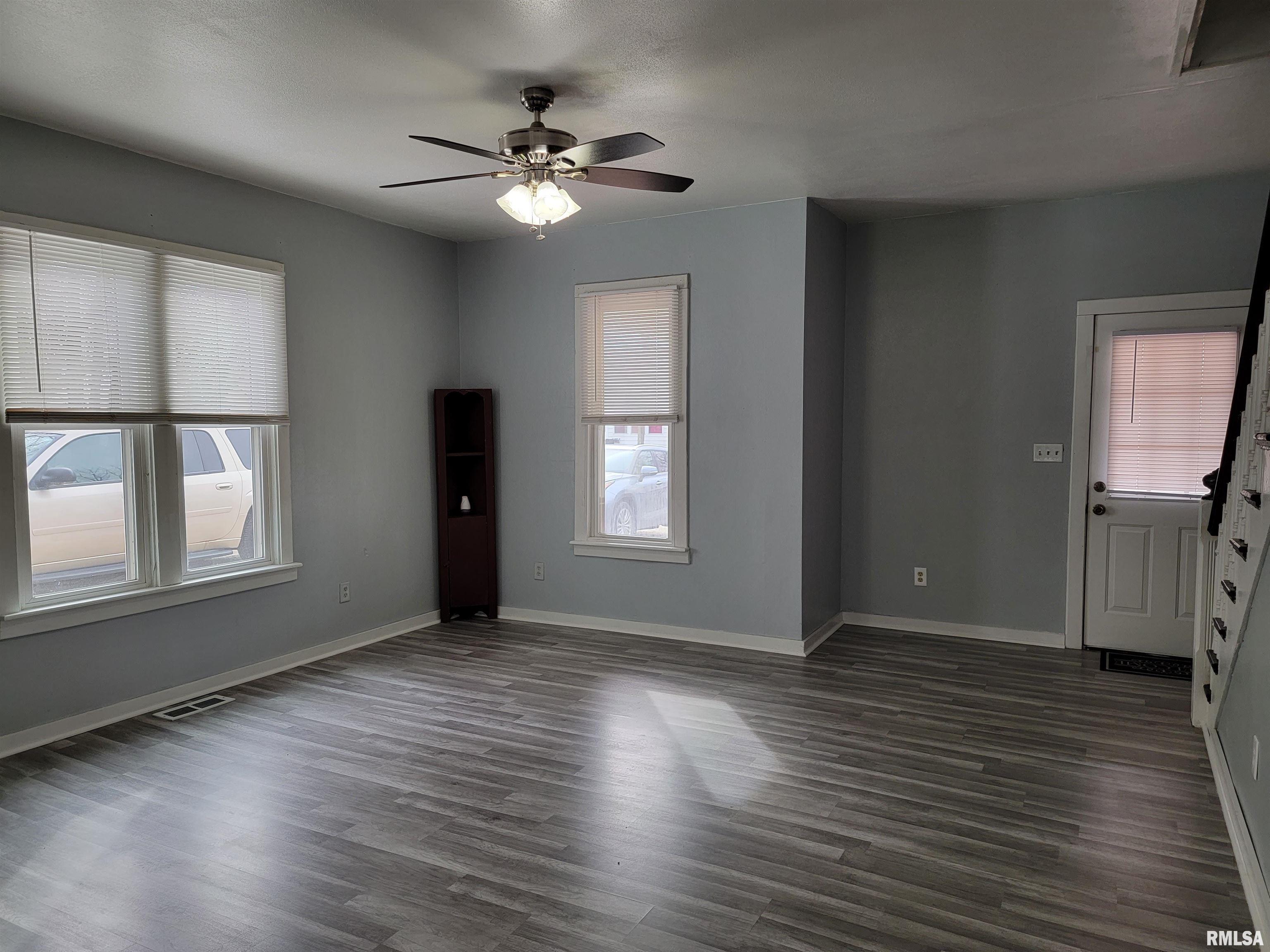 875 East Walnut Street Canton, IL 61520 - Photo 8 of 40 Gallery Image 8