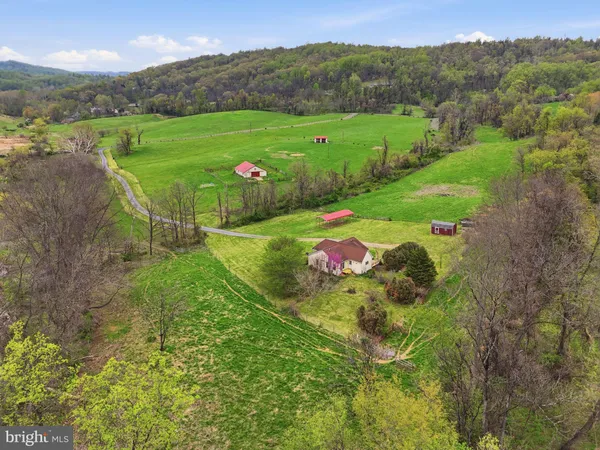 $1,299,000 | 1901 Misty Mdws Lane, Markham, VA 22643
