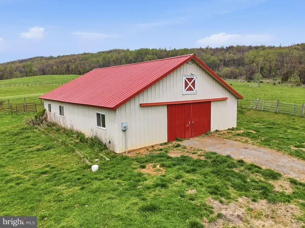 $1,299,000 | 1901 Misty Mdws Lane, Markham, VA 22643