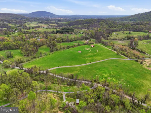 $1,299,000 | 1901 Misty Mdws Lane, Markham, VA 22643