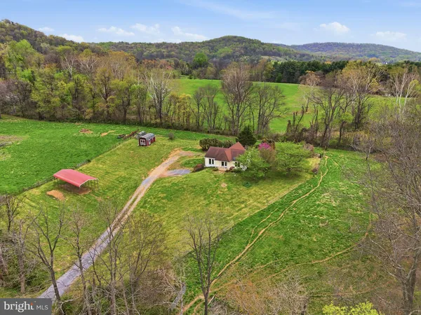 $1,299,000 | 1901 Misty Mdws Lane, Markham, VA 22643