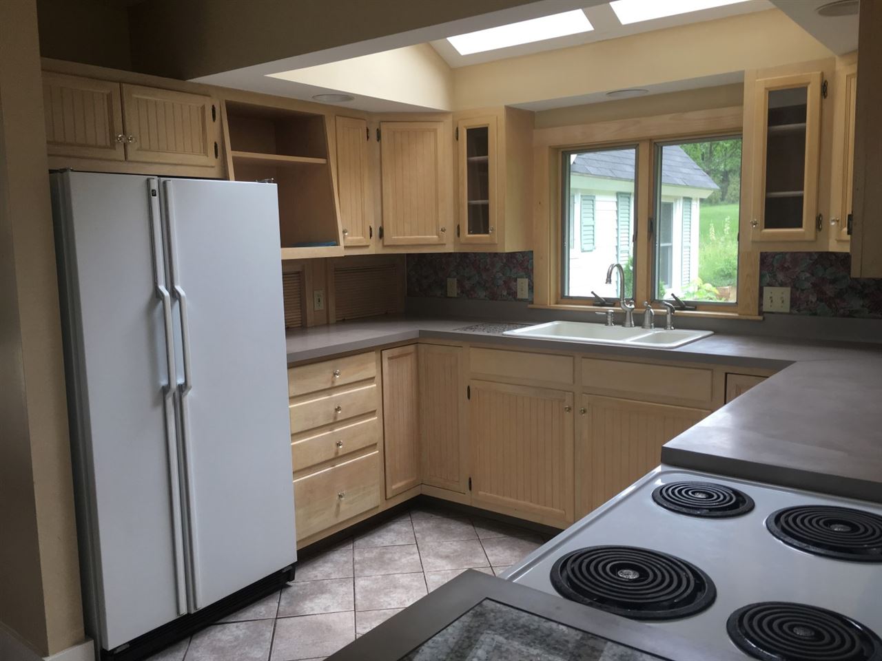 289 Cherry Valley Road Gilford, NH 03249 - Photo 4 of 22