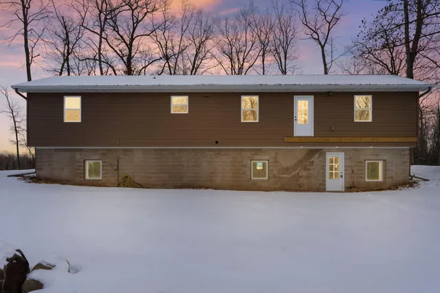 $1,600 | 1782 Us Highway, St. Croix Falls, WI 54024