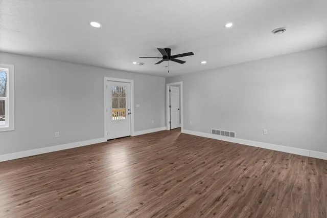 $1,600 | 1782 Us Highway, St. Croix Falls, WI 54024