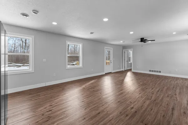 $1,600 | 1782 Us Highway, St. Croix Falls, WI 54024