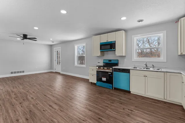 $1,600 | 1782 Us Highway, St. Croix Falls, WI 54024