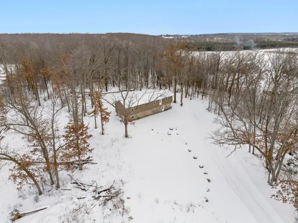 $1,600 | 1782 Us Highway, St. Croix Falls, WI 54024