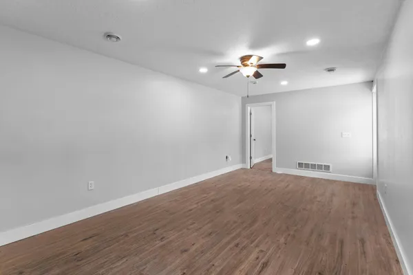 $1,600 | 1782 Us Highway, St. Croix Falls, WI 54024