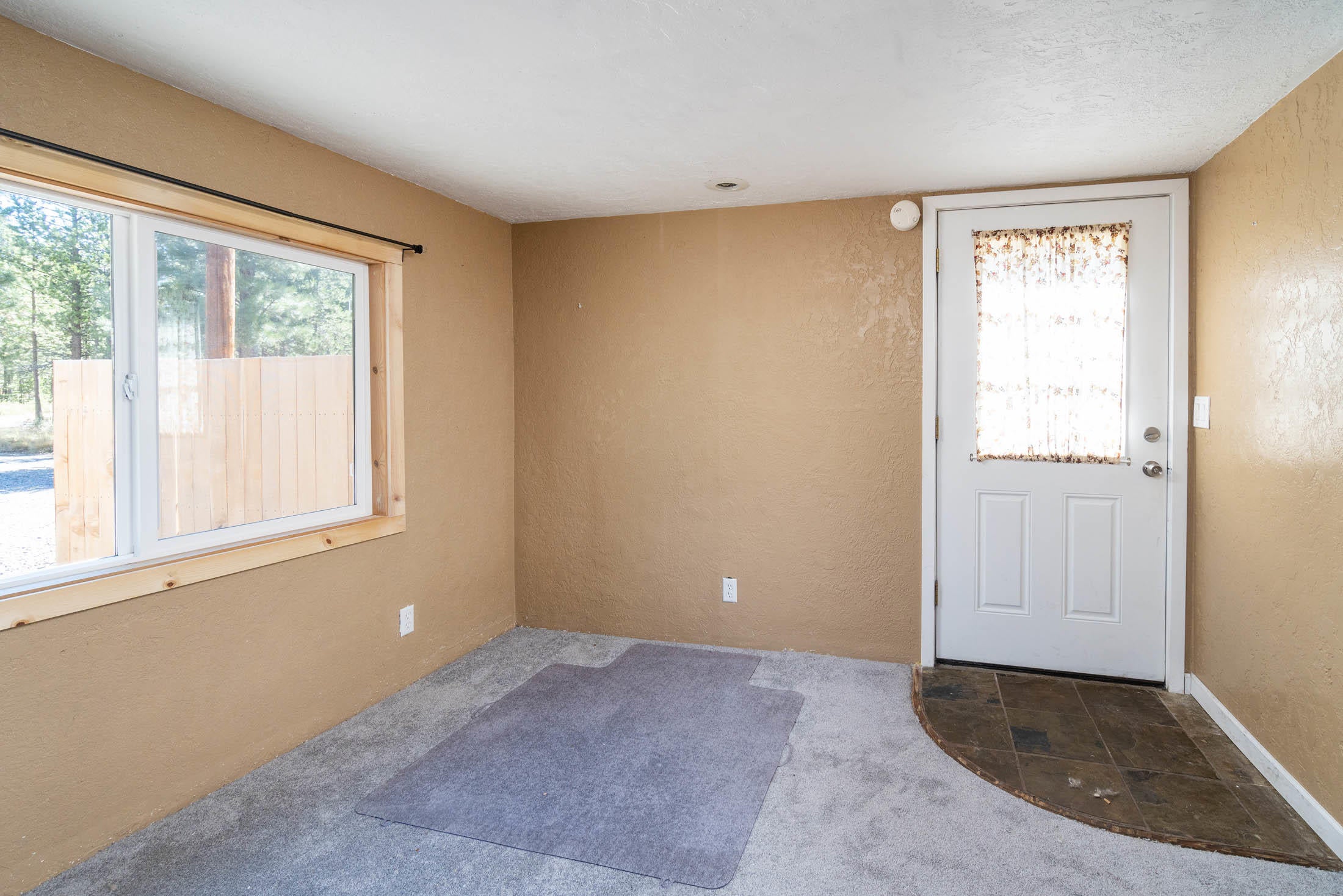 17095 Hermosa Road Bend, OR 97707 - Photo 20 of 24 Office/Bonus room