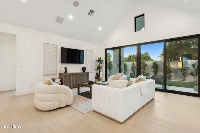 $8,000 | 6330 North 10th Drive, Phoenix, AZ 85013