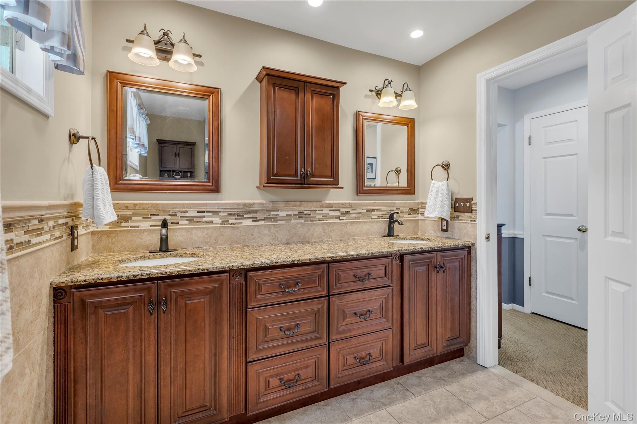 251 Vineyard Road Huntington Bay, NY 11743 - Photo 18 of 25