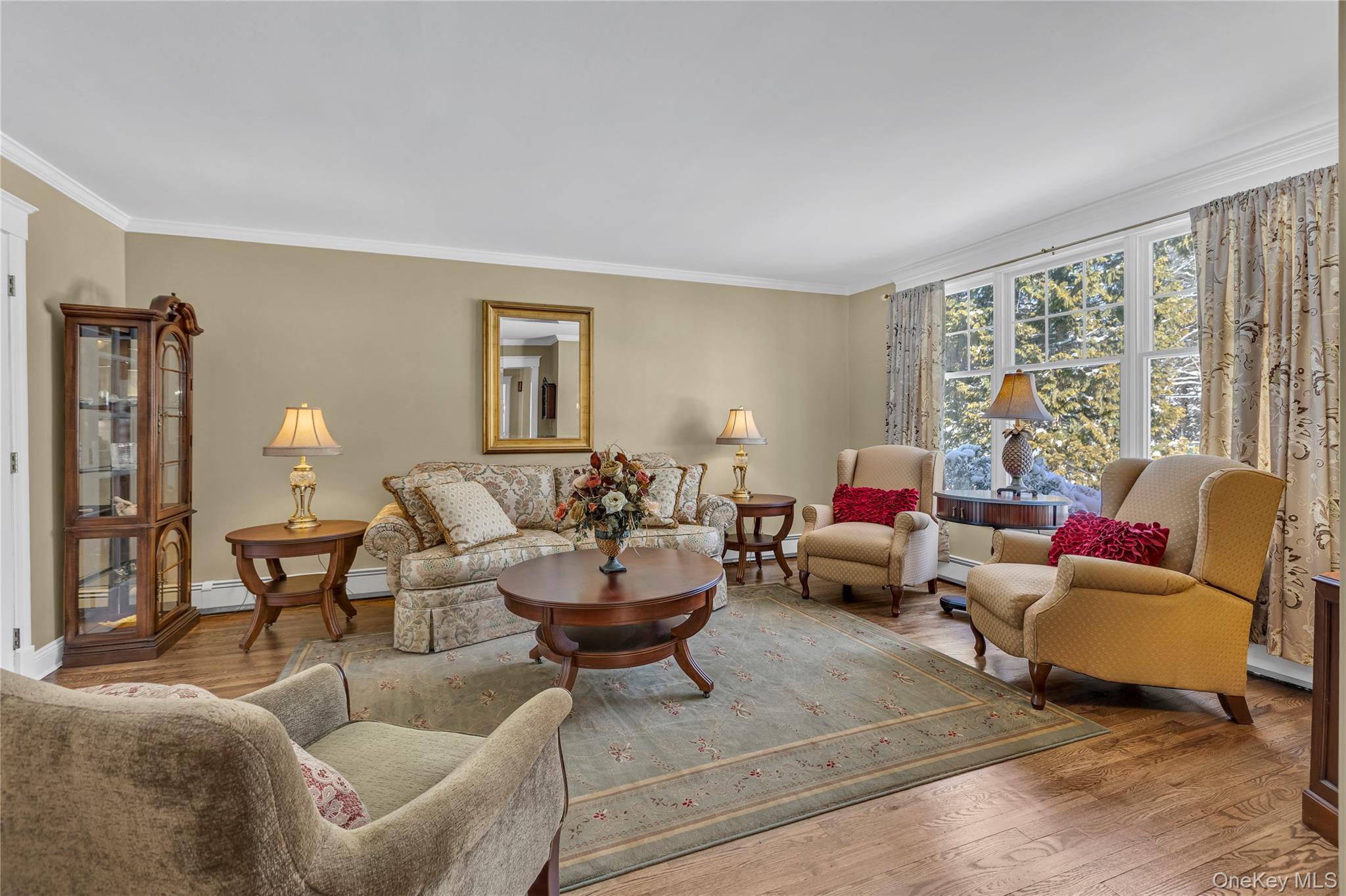 251 Vineyard Road Huntington Bay, NY 11743 - Photo 4 of 25