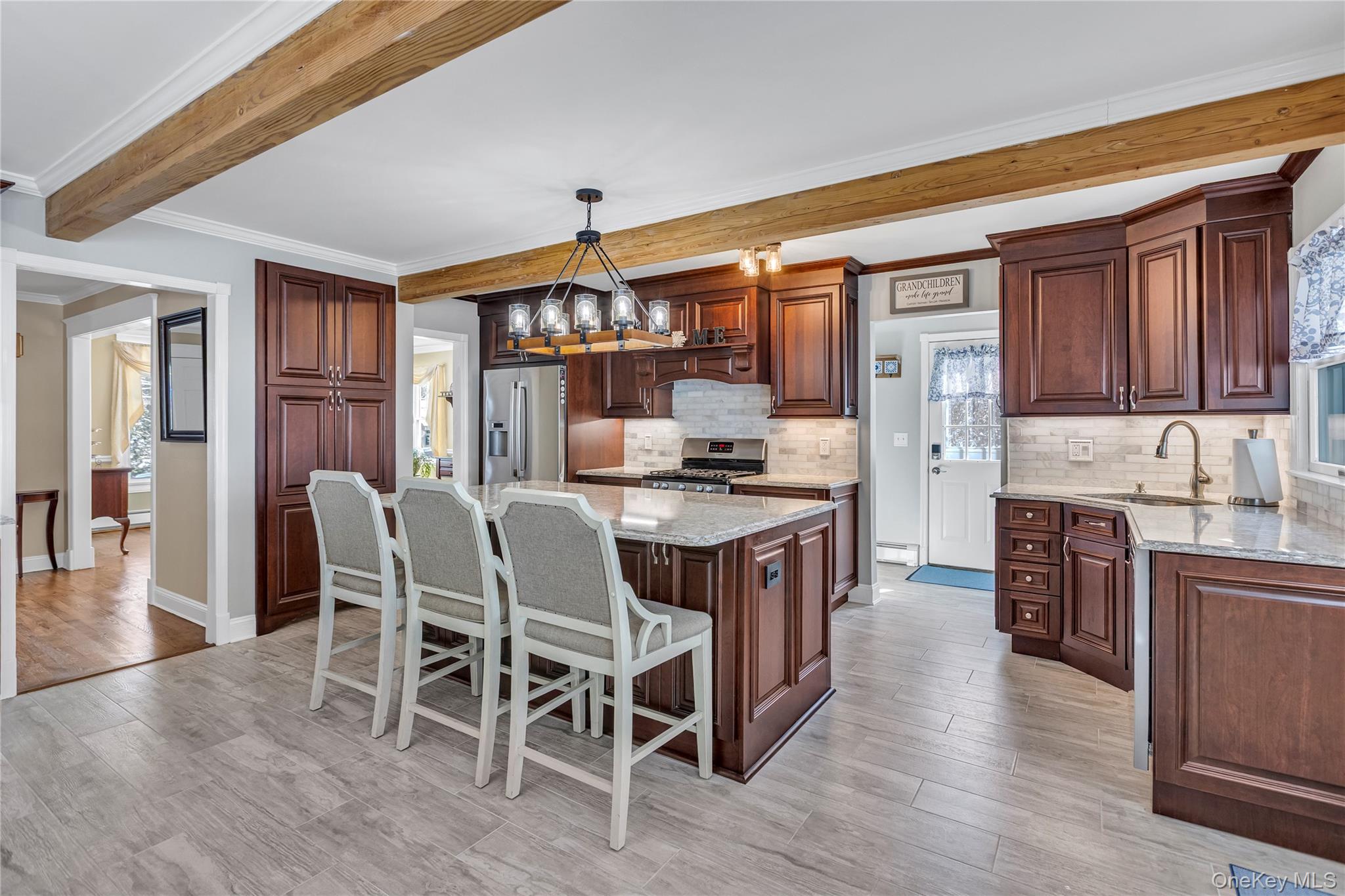 251 Vineyard Road Huntington Bay, NY 11743 - Photo 9 of 25