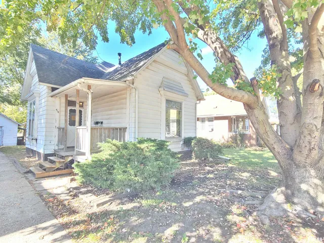 $34,900 | 414 North Randolph Street, Macomb, IL 61455