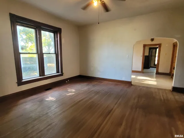 $34,900 | 414 North Randolph Street, Macomb, IL 61455