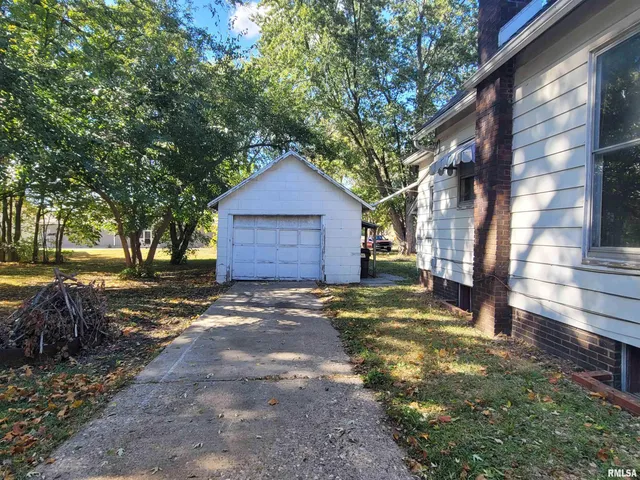 $34,900 | 414 North Randolph Street, Macomb, IL 61455