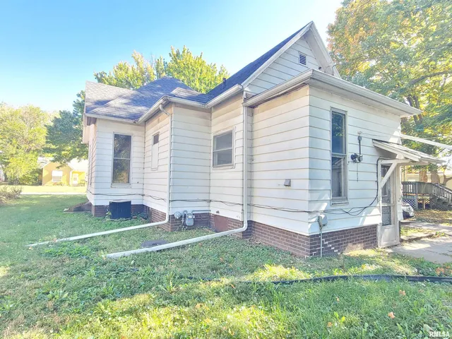 $34,900 | 414 North Randolph Street, Macomb, IL 61455