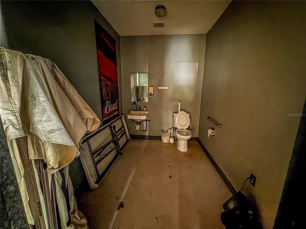 615 Hospital Road Brooksville, FL 34601 - Photo 13 of 75 a view of an entryway