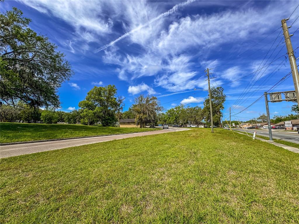 615 Hospital Road Brooksville, FL 34601 - Photo 54 of 75 a view of a water fountain and a big yard