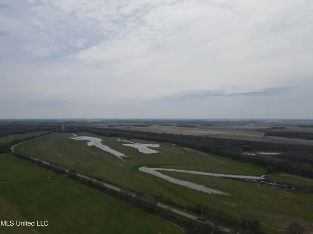 $3,475,650 | 448 Ms, Shaw, MS 38773