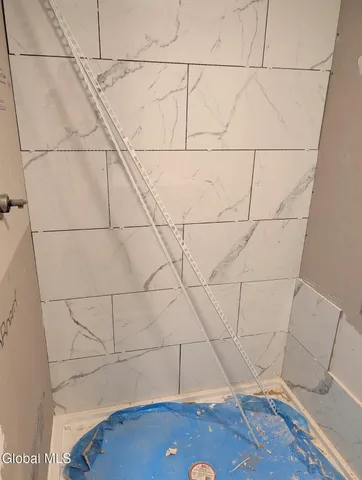 $1,350 | 1731 Ferguson Street, Unit 2, Rotterdam, NY 12303