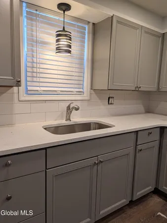 $1,350 | 1731 Ferguson Street, Unit 2, Rotterdam, NY 12303