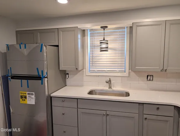 $1,350 | 1731 Ferguson Street, Unit 2, Rotterdam, NY 12303