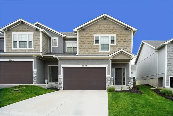 $300,000 | 7364 Aaron Street, Unit 26D, Parkville, MO 64152