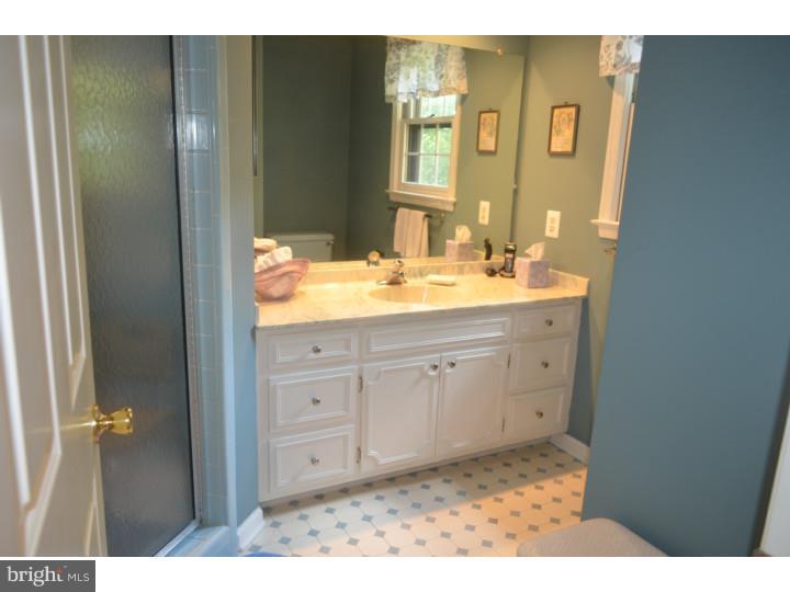 587 Sentinel Road Moorestown, NJ 08057 - Photo 12 of 17 Master Bathroom