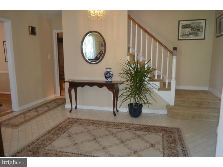 587 Sentinel Road Moorestown, NJ 08057 - Photo 3 of 17 Foyer