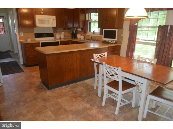 587 Sentinel Road Moorestown, NJ 08057 - Photo 8 of 17 Kitchen