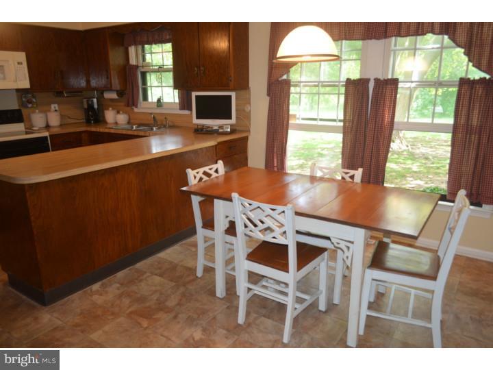 587 Sentinel Road Moorestown, NJ 08057 - Photo 9 of 17 Kitchen
