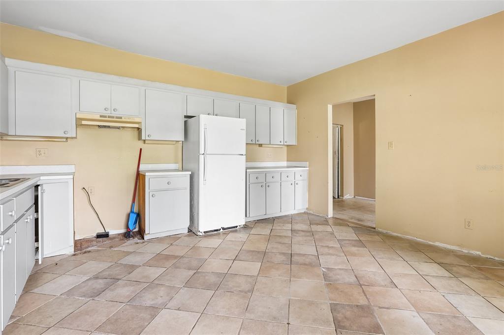 3701 East Warm Springs Avenue Coleman, FL 34785 - Photo 10 of 33