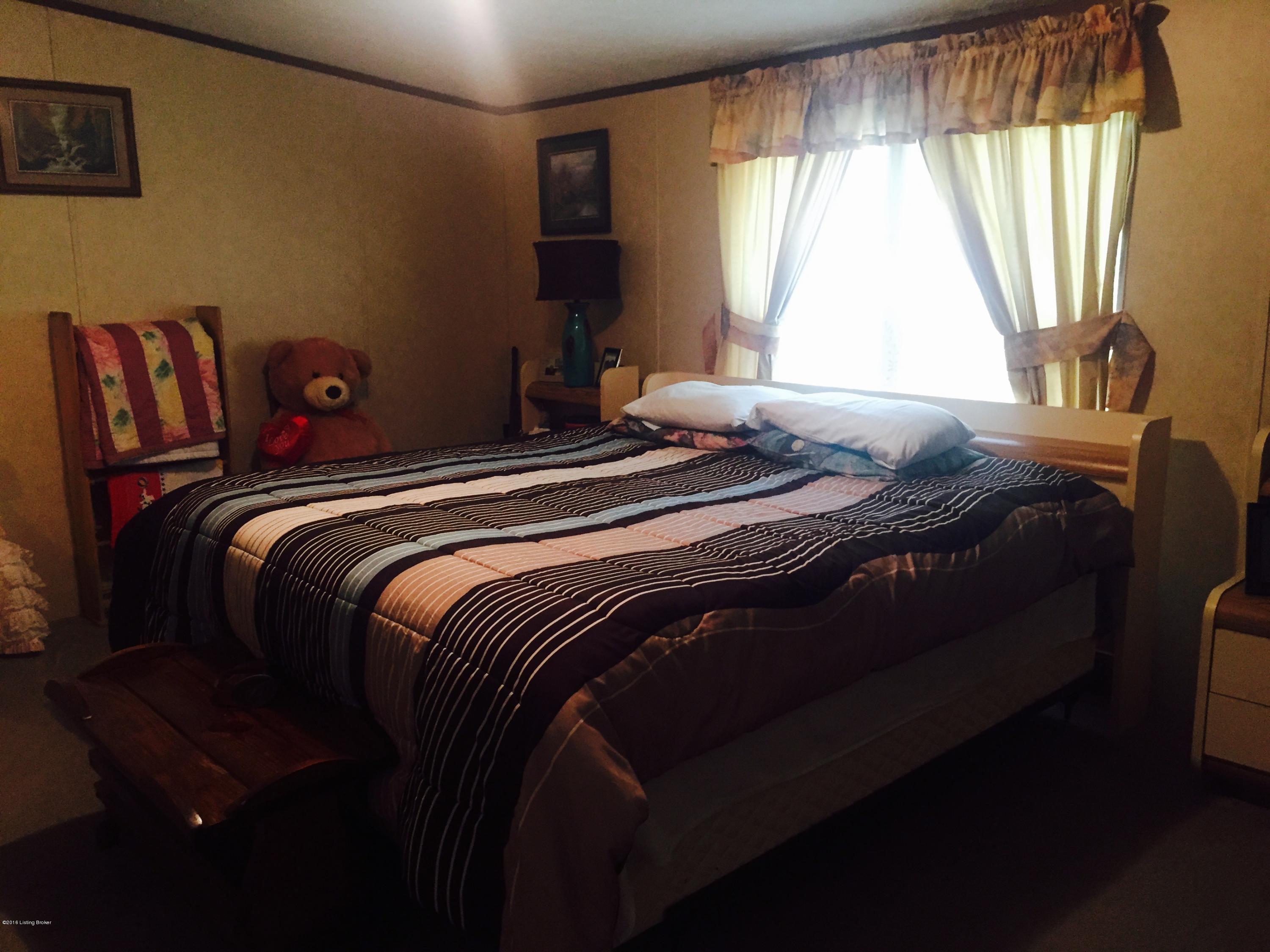 319 Houghlin Road Bloomfield, KY 40008 - Photo 10 of 23 FullSizeRender (22)