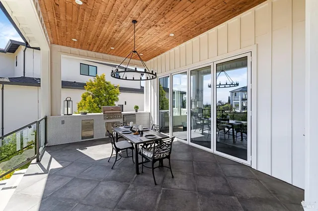 $1,899,000 | 3742 Sawgrass Place, Santa Rosa, CA 95403