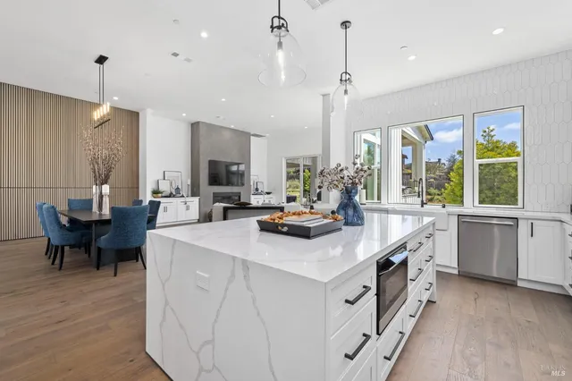 $1,899,000 | 3742 Sawgrass Place, Santa Rosa, CA 95403