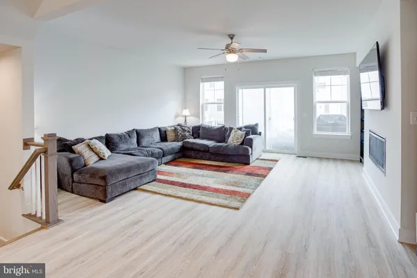 $3,500 | 1576 Meadowlark Glen Road, Dumfries, VA 22026