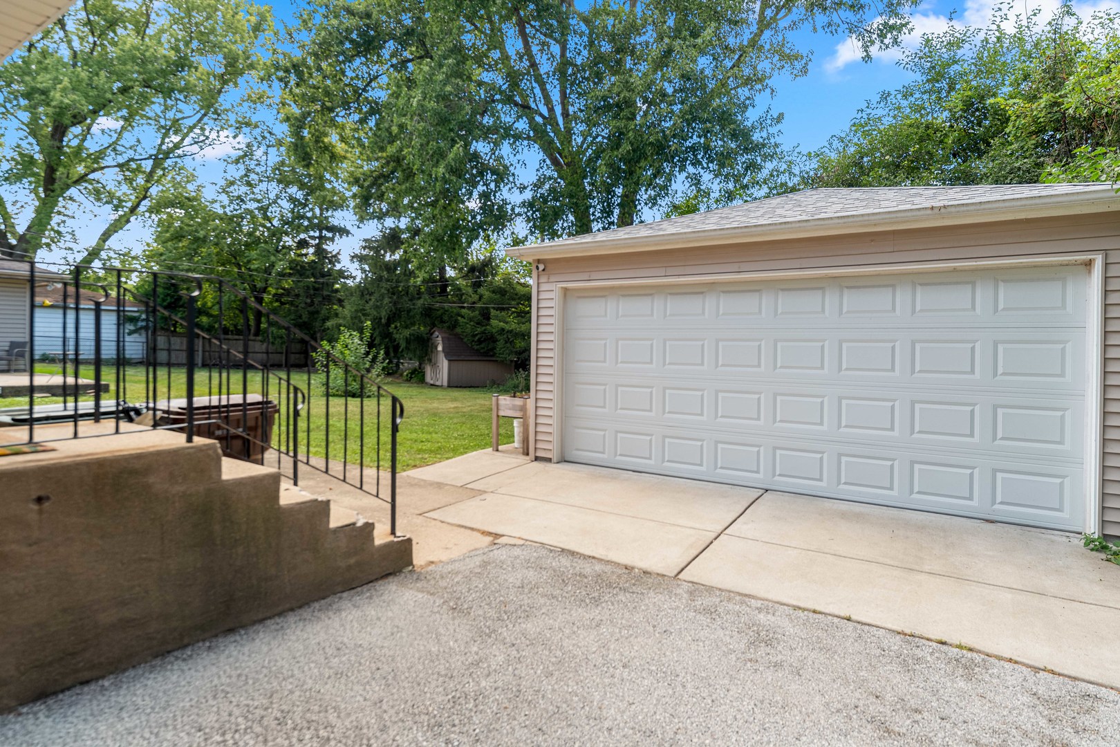 18516 Clyde Road Homewood, IL 60430 - Photo 26 of 29 Gallery Image 26