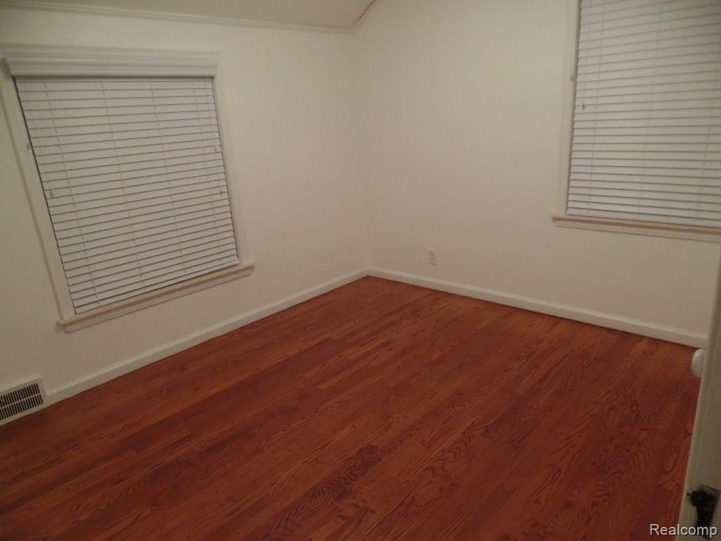 3532 Eastham Road Dearborn, MI 48120 - Photo 15 of 26 SAM_1185.JPG