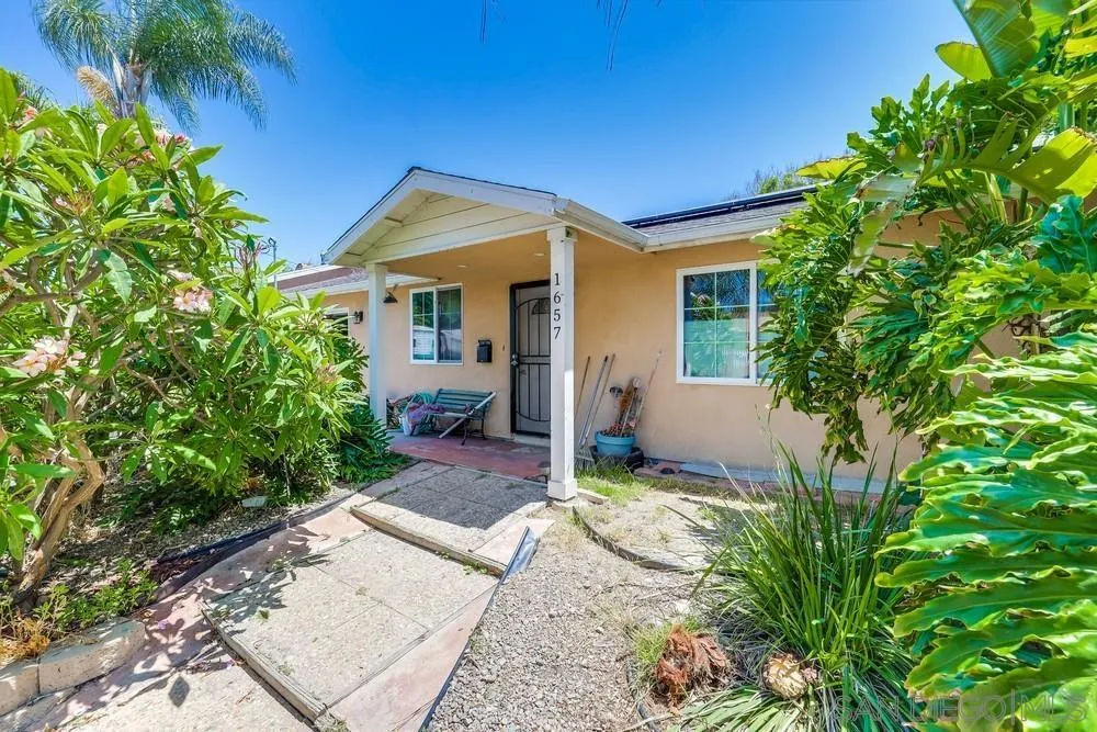 1657 Tarleton Street Spring Valley, CA 91977 - Photo 4 of 27 Gallery Image 4