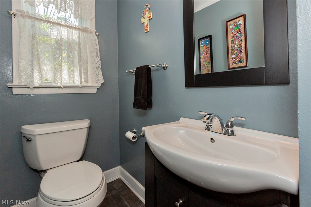 1119 Croyden Road Lyndhurst, OH 44124 - Photo 24 of 35