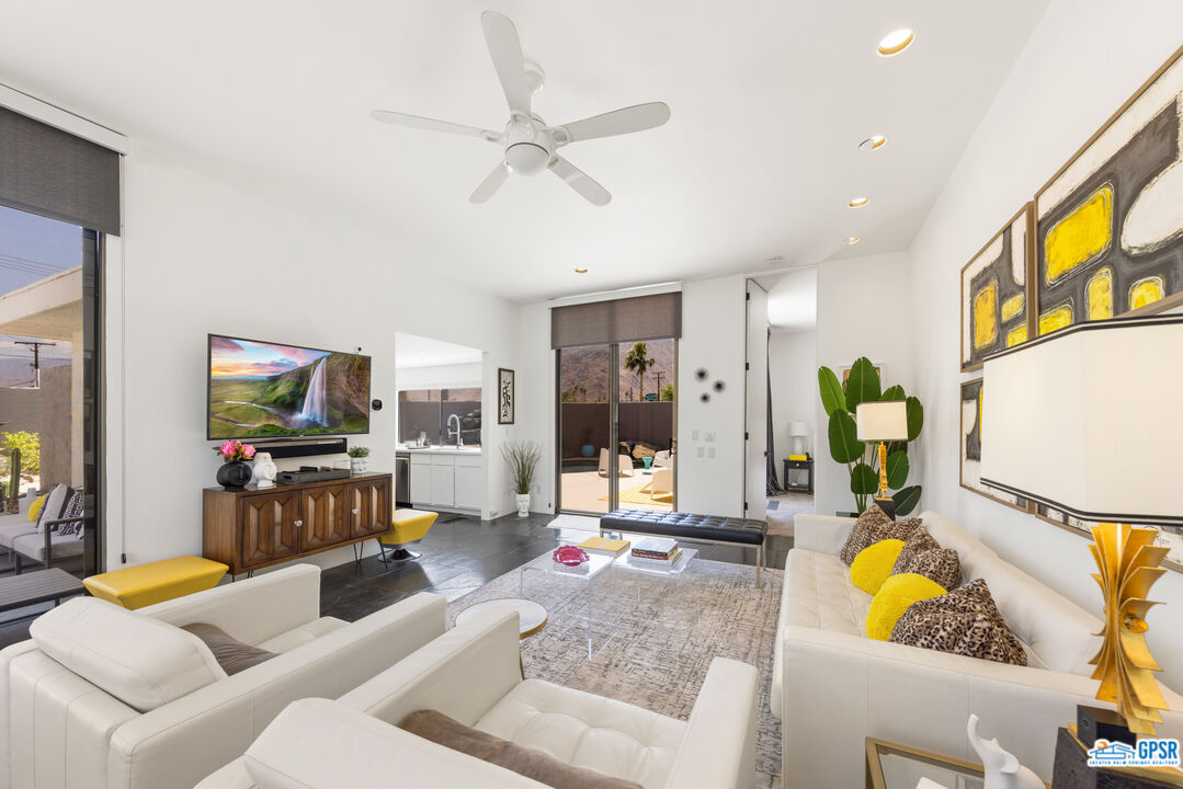 130 West Racquet Club Road, Unit 426 Palm Springs, CA 92262 - Photo 12 of 36 Gallery Image 12