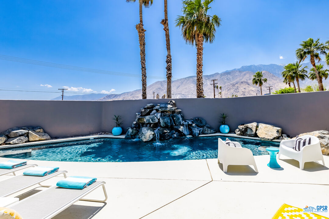 130 West Racquet Club Road, Unit 426 Palm Springs, CA 92262 - Photo 2 of 36 Gallery Image 2
